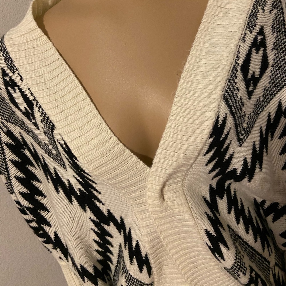 🚫DONATED🚫 - Picture 2 of 6